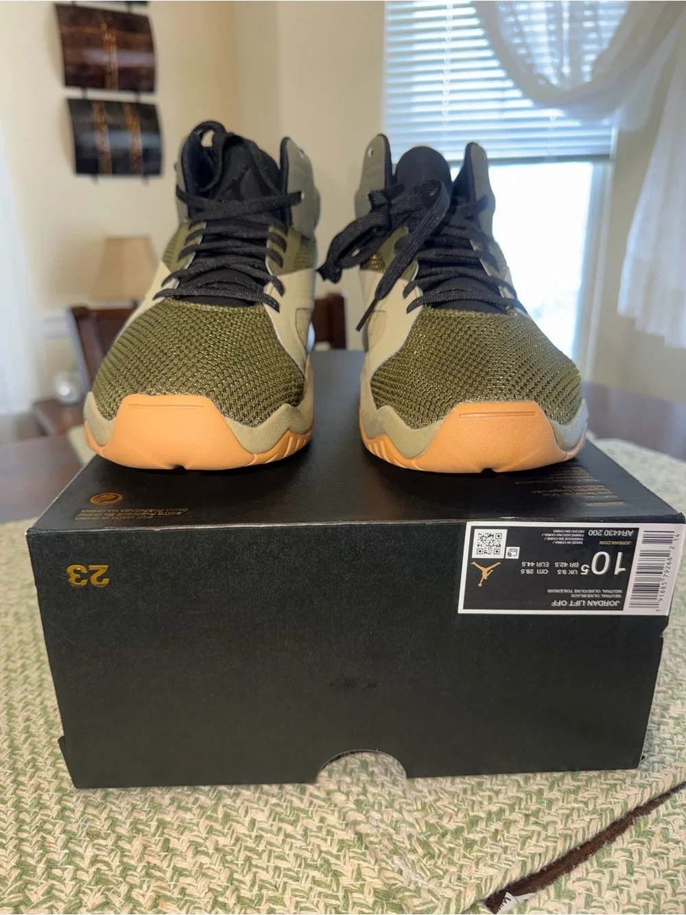 Jordan Men’s Lift Off Sneakers size 10.5 new/box without lid!!